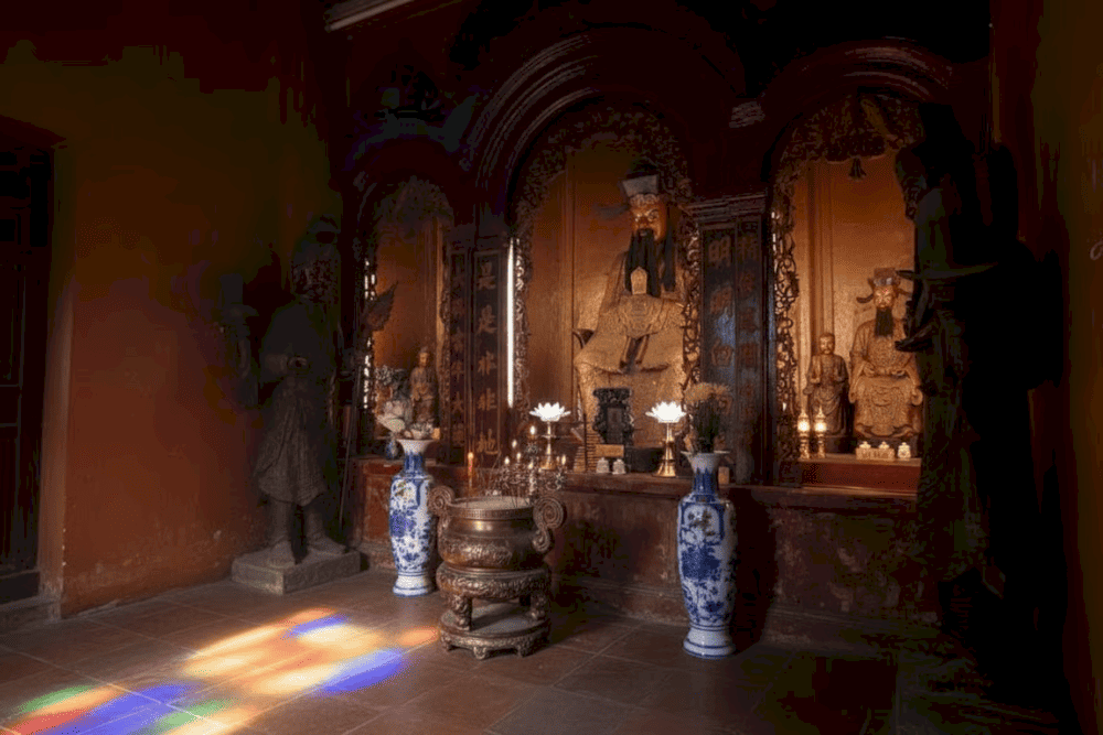 This hall honors Than Thanh Hoang, the City God who protects the local spiritual harmony